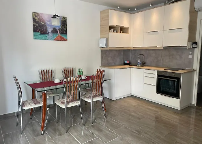Sunshine Apartment *